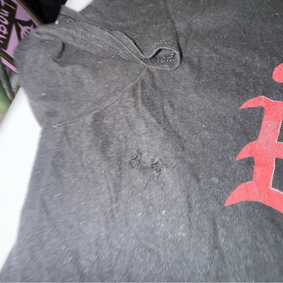 Saint Pablo Tour 2016 Kanye Black Tee with Red Print - Picture 7 of 8